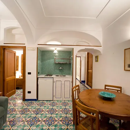 La Caravella Di - Relais, & Residences 3* Позитано