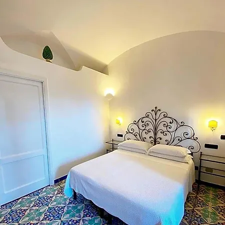 La Caravella Di - Relais&beach Aparthotel Positano