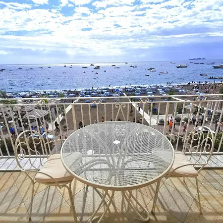 Apartahotel La Caravella Di - Relais, & Residences